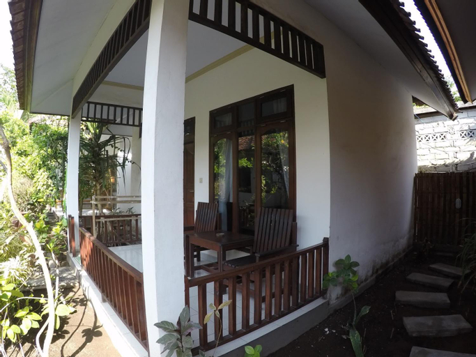 Exterior 12