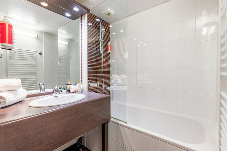 Bathroom 4, Appart'City Confort Nantes Ouest St Herblain, Loire-Atlantique