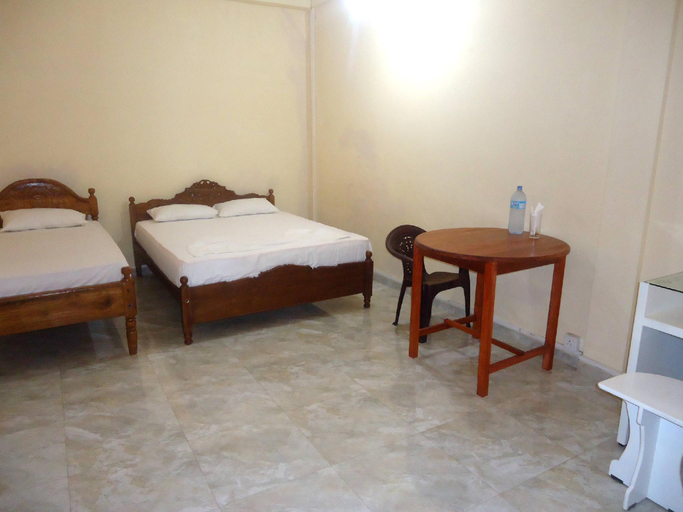 Bedroom 3, N Joy Inn, Trincomalee Town and Gravets