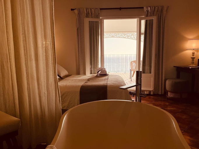 Bedroom 4, Blue Margouillat Seaview Hotel, Saint-Leu