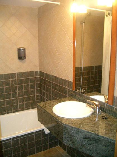 Bathroom, Hotel Sant Roc, Girona