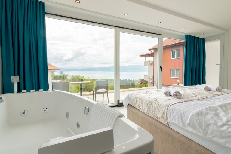 Bedroom 2, Velestovo Panorama House
