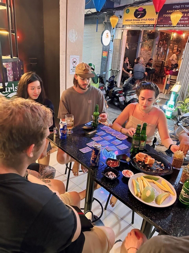 Food & Drinks 9