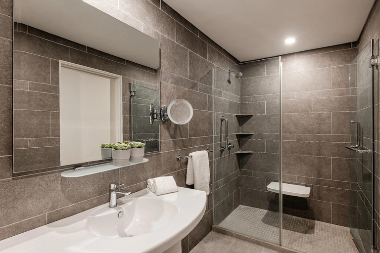 Bathroom 4