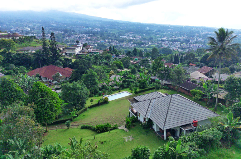 Exterior & Views 2, Villa Varina Puncak, Private Pool With Mountain View, Bogor