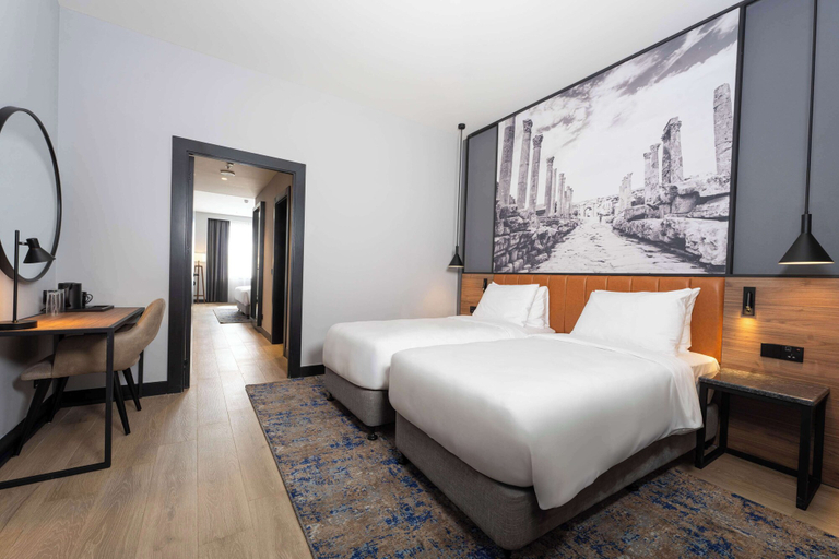 Bedroom 2, Radisson Blu Hotel, Amman Galleria Mall, Amman