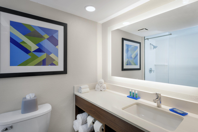 Bathroom 13