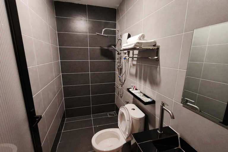 Bathroom 4