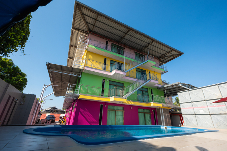 Exterior 1
