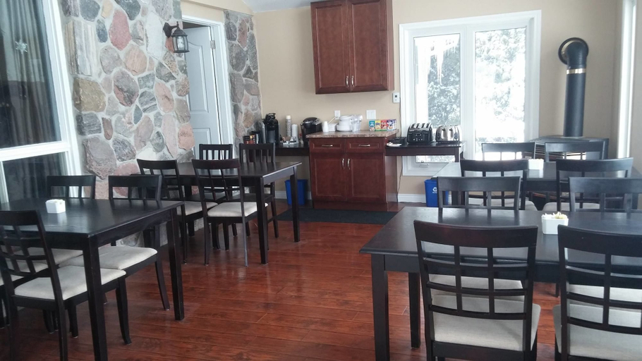 Breakfast area, Peninsula Motel, Bruce