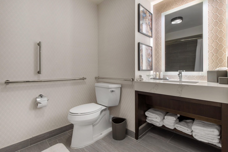 Bathroom 10