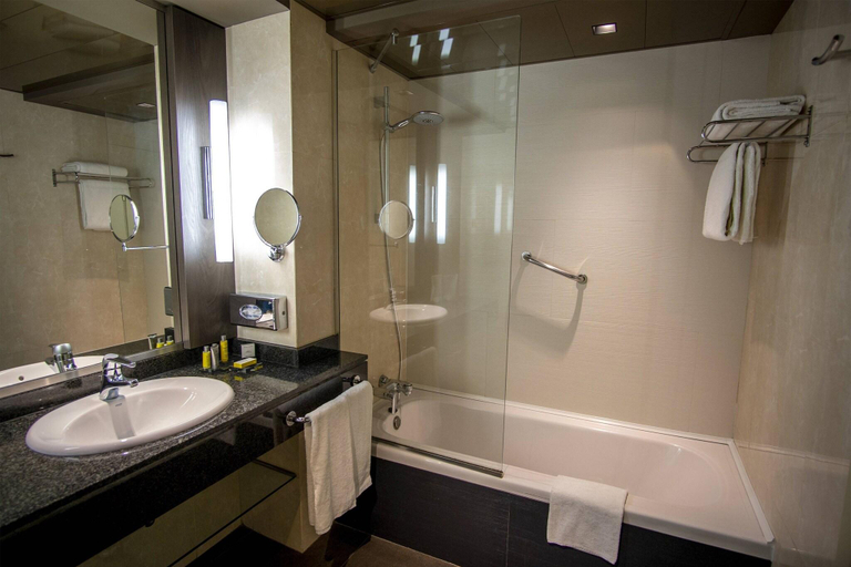 Bathroom 5, Marriott Hotel Madrid Auditorium, Madrid