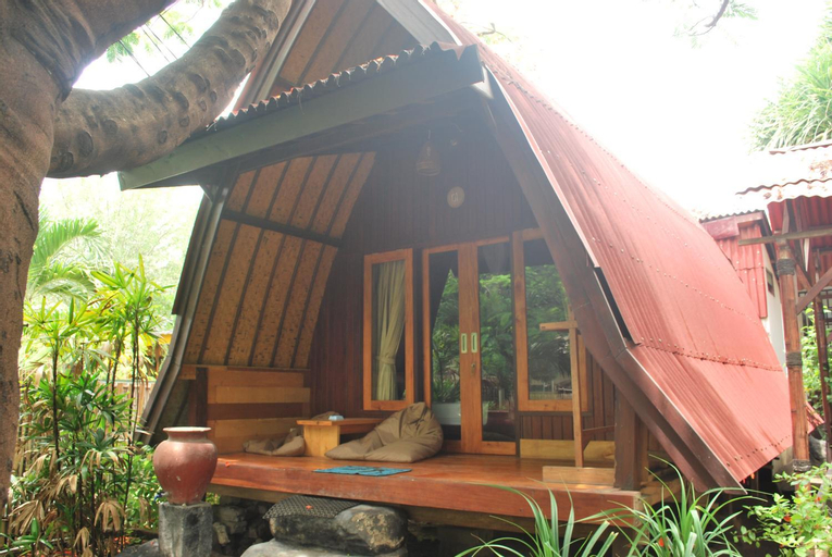 Exterior 14