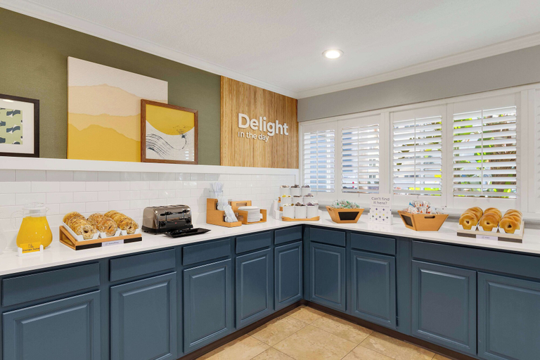 Food & Drinks 5, Spark by Hilton Ormond Beach Oceanfront, Volusia