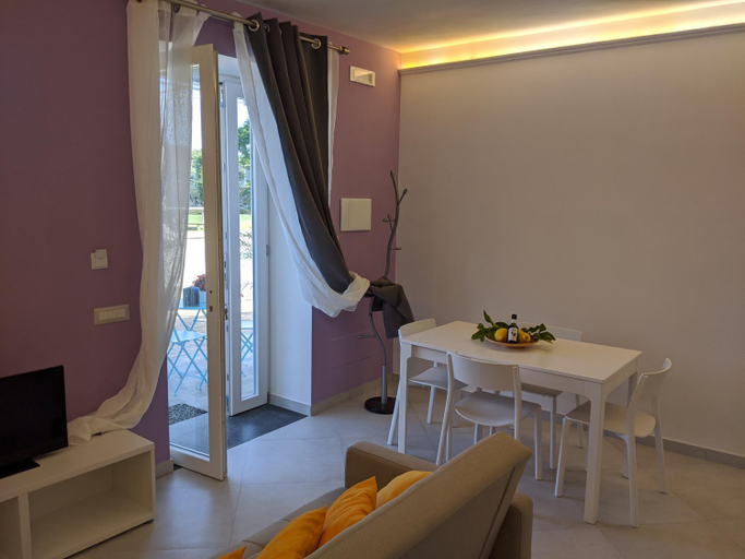 Others 4, Punticello House, Napoli