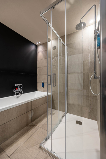 Bathroom 21