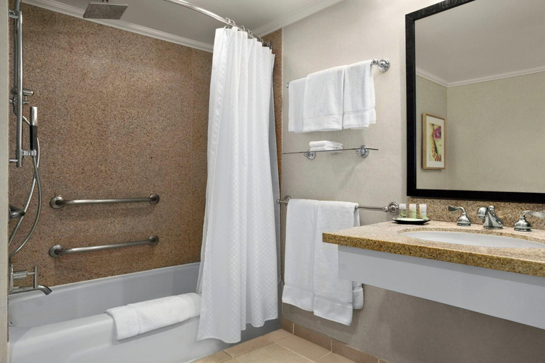 Bathroom 5, Moana Surfrider, A Westin Resort & Spa, Waikiki Be, Honolulu