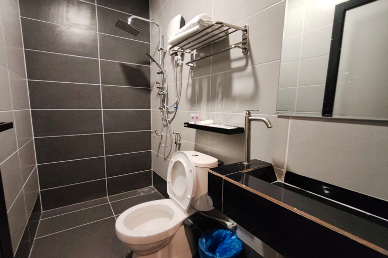 Bathroom 4