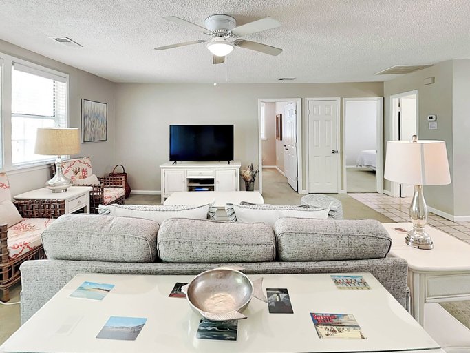 Bedroom 1, Latitude Adjustment A Tybee Vacation Rentals, Chatham