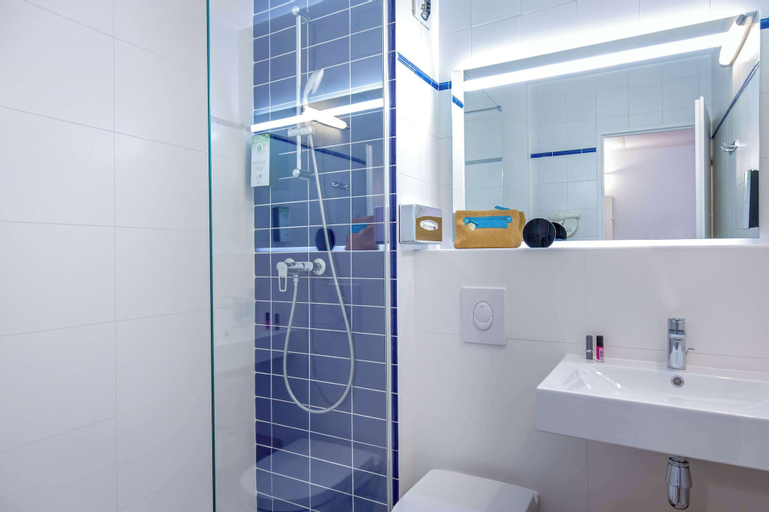 Bathroom 9