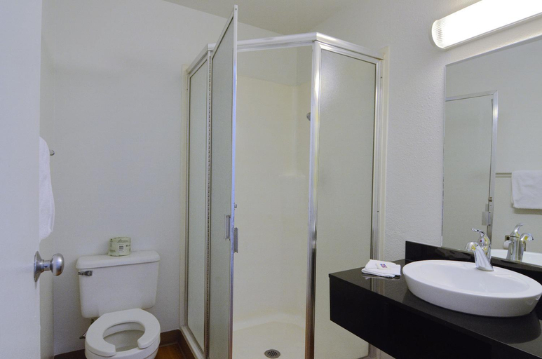 Bathroom 3, Motel 6 Indio, CA - Palm Springs, Riverside