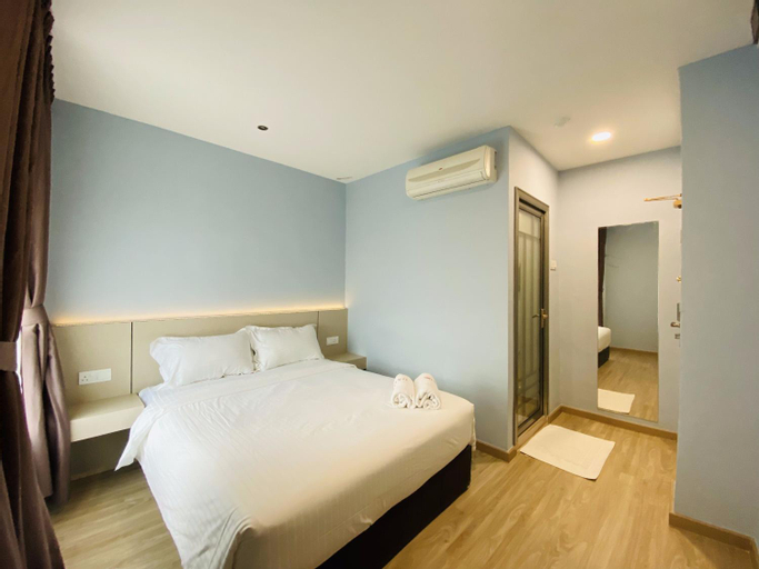 Bedroom 4, U & Me Hotel, Kulaijaya