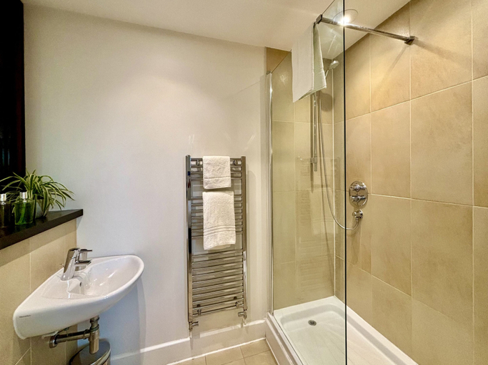 Bathroom 4, Your Space Apartments - The Hamilton's, Cambridgeshire