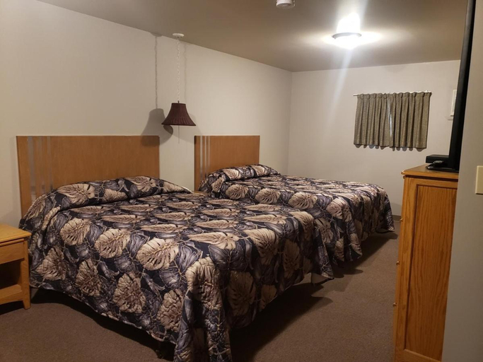Bedroom 2, Sunset Motel, Division No. 3