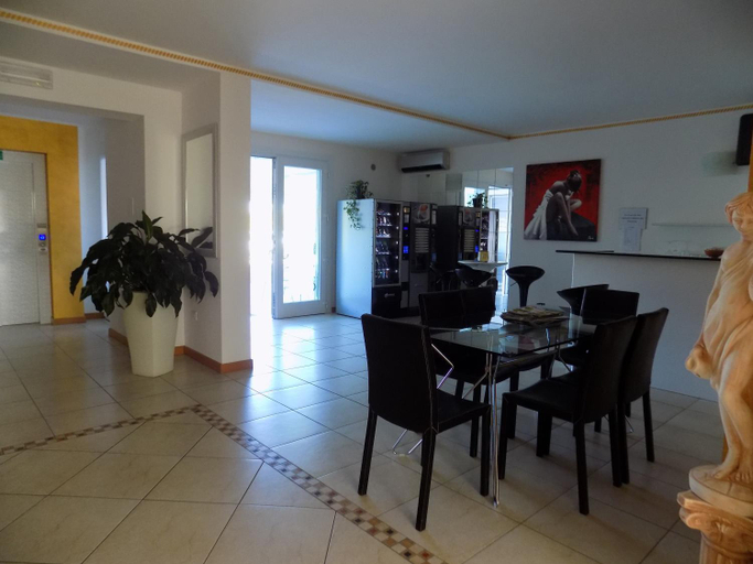 Others 3, Hotel Residence Sole, Pordenone