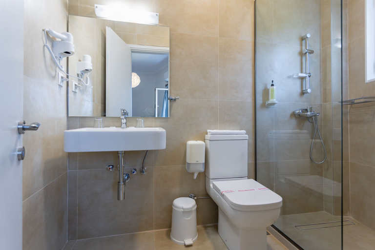 Bathroom 5, Hotel Bretagne, Ionian Islands