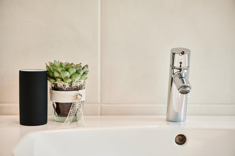 Bathroom 2, EVI APARTMENTS via we rent, Zell am See