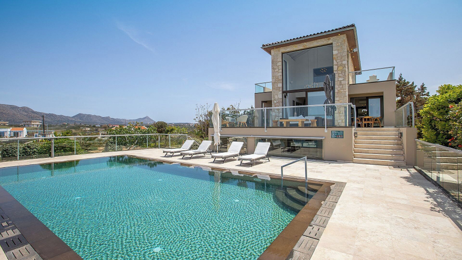 Sport & Beauty 3, A Luxury Villa in Stavros village, Crete