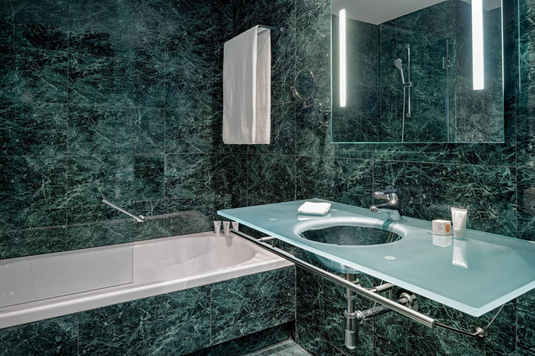 Bathroom 4, AC Hotel Badajoz by Marriott, Badajoz