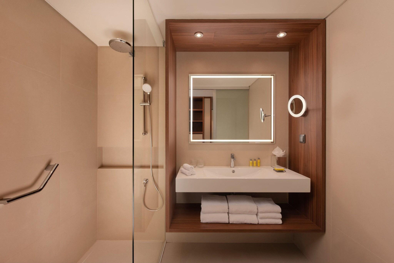 Bathroom 5, Marriott Hotel Lisbon, Lisbon