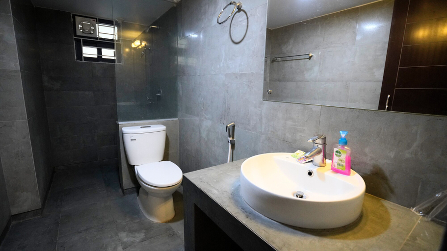 Bathroom 3, Xpressmall Hotels & Resorts, Dhaka