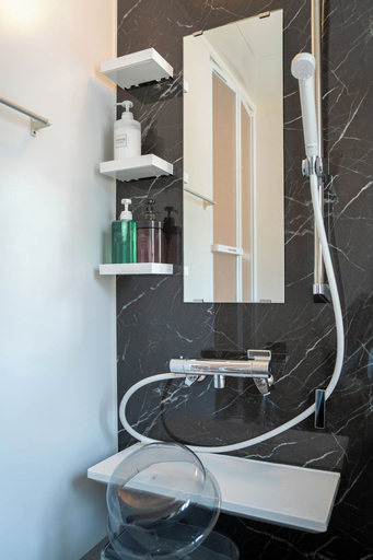 Bathroom 10
