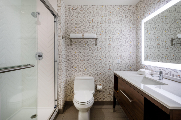 Bathroom 12