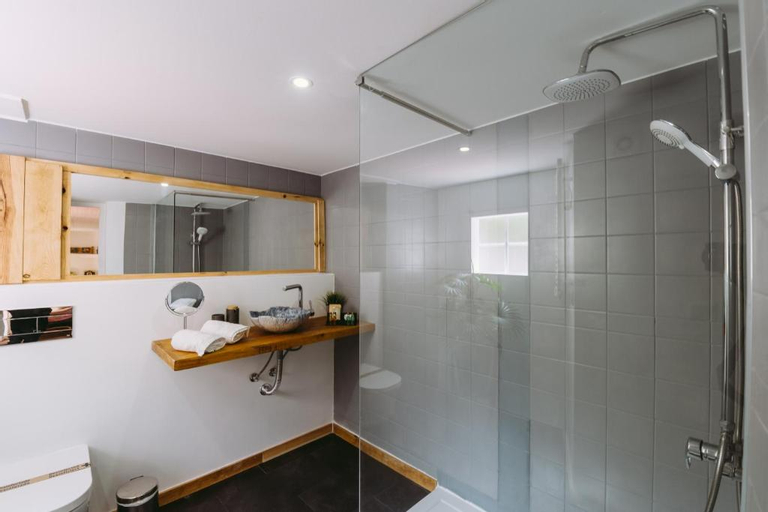 Bathroom 6