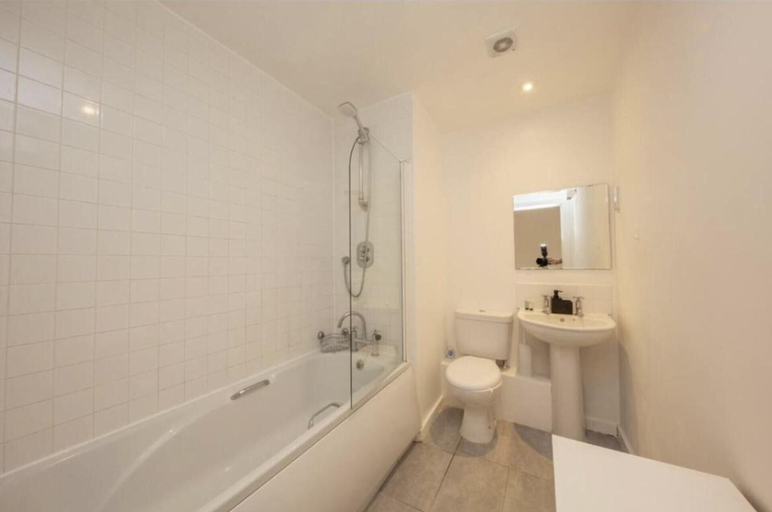 Bathroom, Novanest Salford Apartment, Manchester