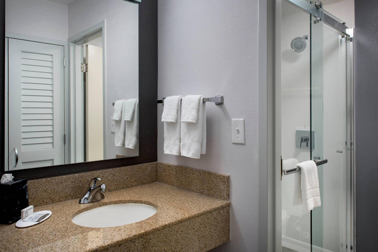 Bathroom 4, Courtyard by Marriott Rockville, Montgomery