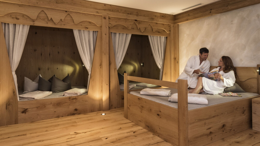 Bedroom 3, Hotel Sun, Bolzano