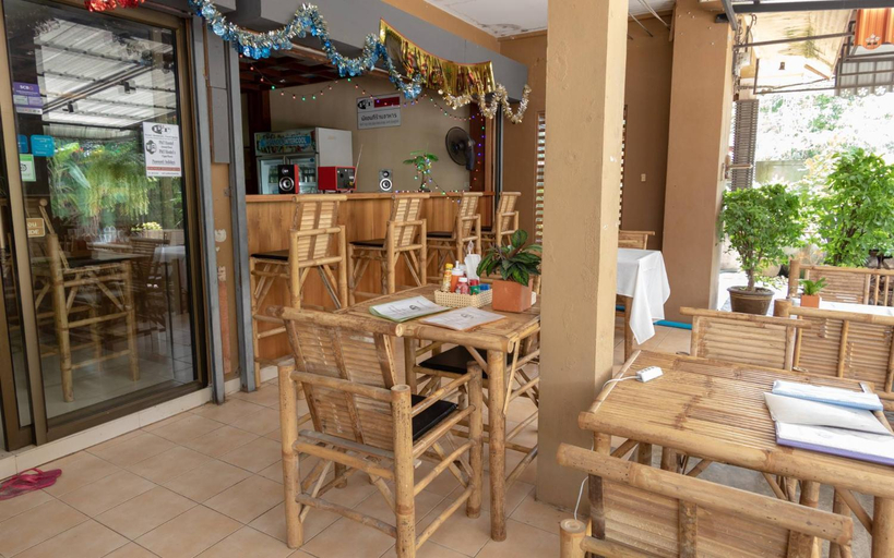 Food & Drinks 3, P & T Hostel, Ko Samui