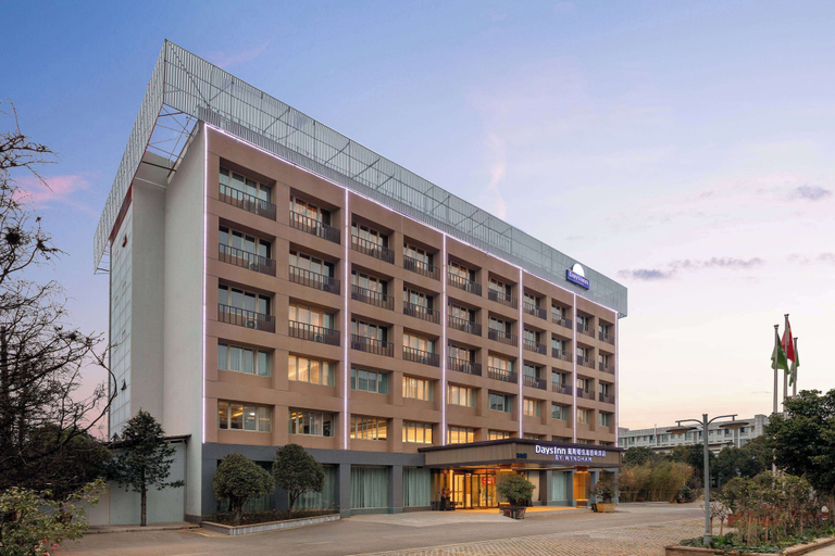 Exterior & Views 2, Days Inn by Wyndham Kunming Airport Economic Zone, Kunming