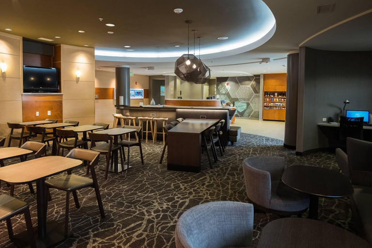 Food & Drinks 5, SpringHill Suites Winston-Salem Hanes Mall, Forsyth
