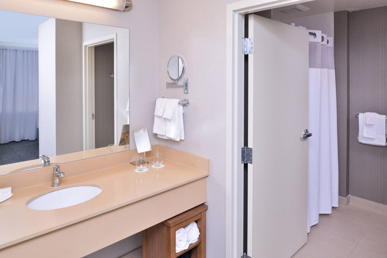 Bathroom 4, Courtyard by Marriott Columbus Grove City, Franklin