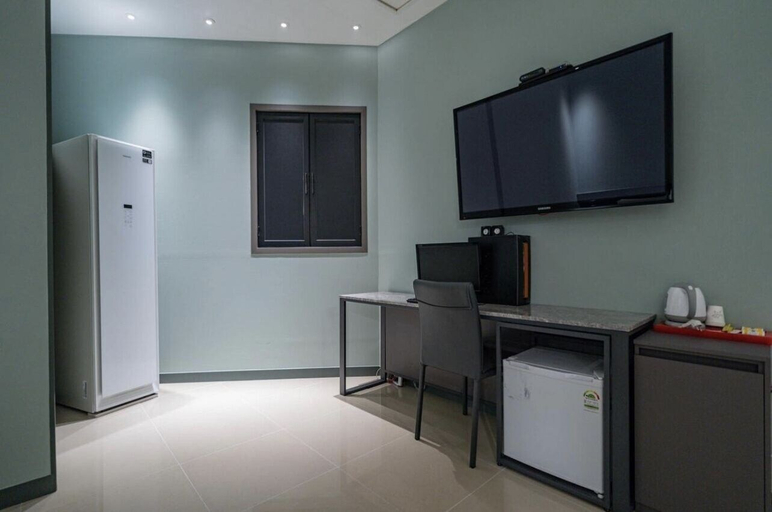 Others 5, Hotel Myeong Jak, Suwon