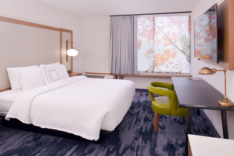 Bedroom 3, Fairfield Inn & SUI by Marriott Bakersfield Centr, Kern