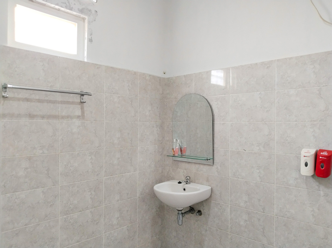 Bathroom 6