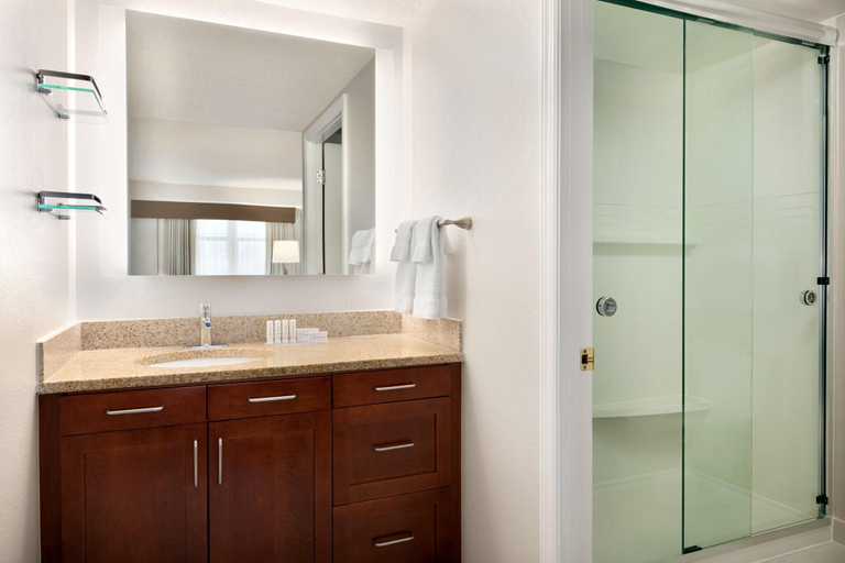 Bathroom 4, Residence Inn Baltimore Downtown/ Inner Harbor, Baltimore