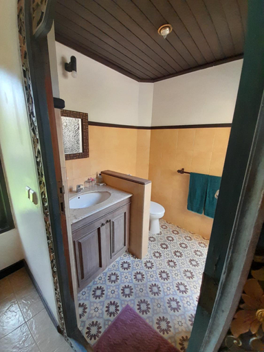 Bathroom 5, Life in Amed Beach Hotel, Karangasem